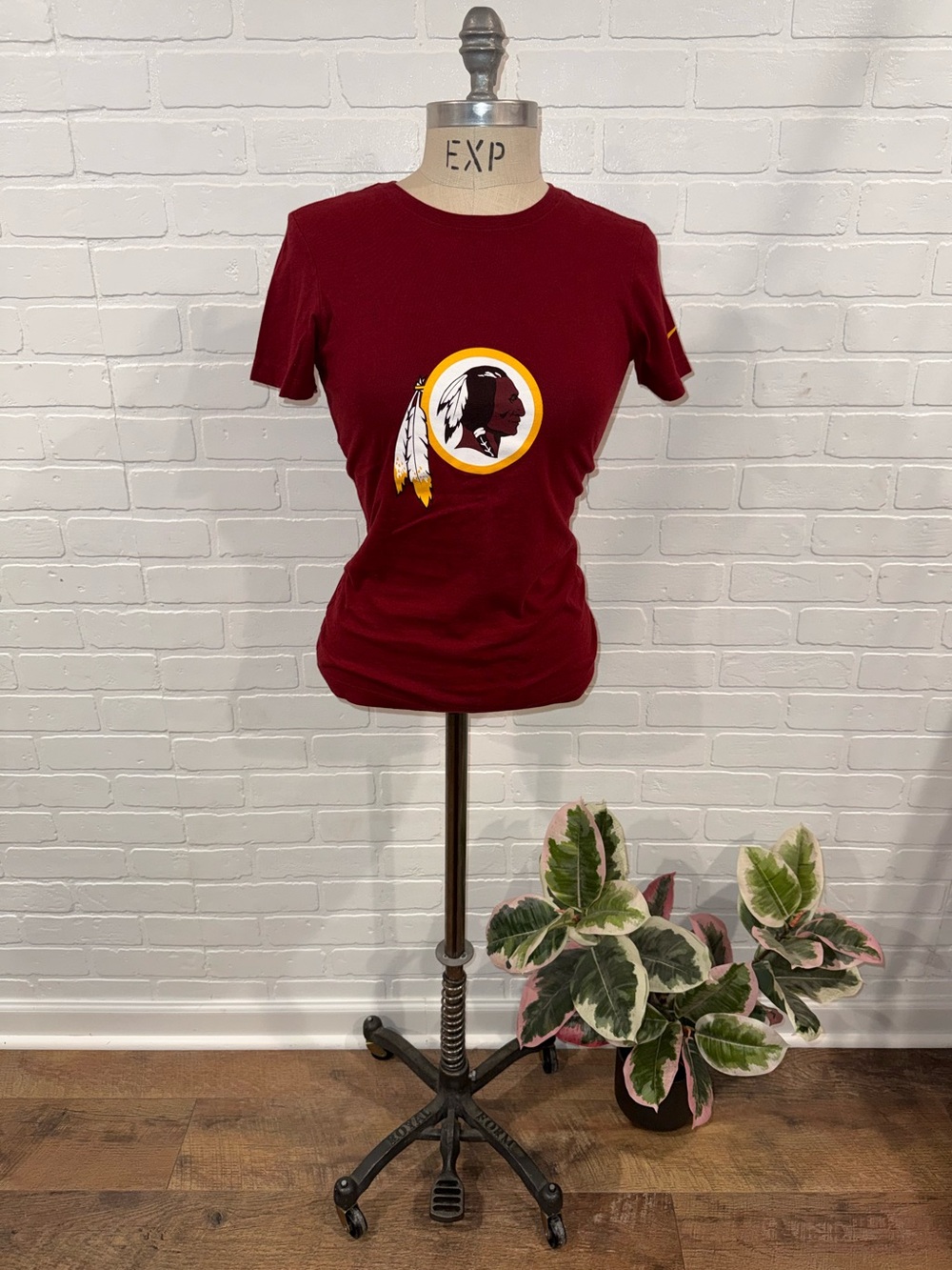 Washington Redskins Nike Burgundy Short Sleeve Tee Washington Commanders - Picture 3 of 10